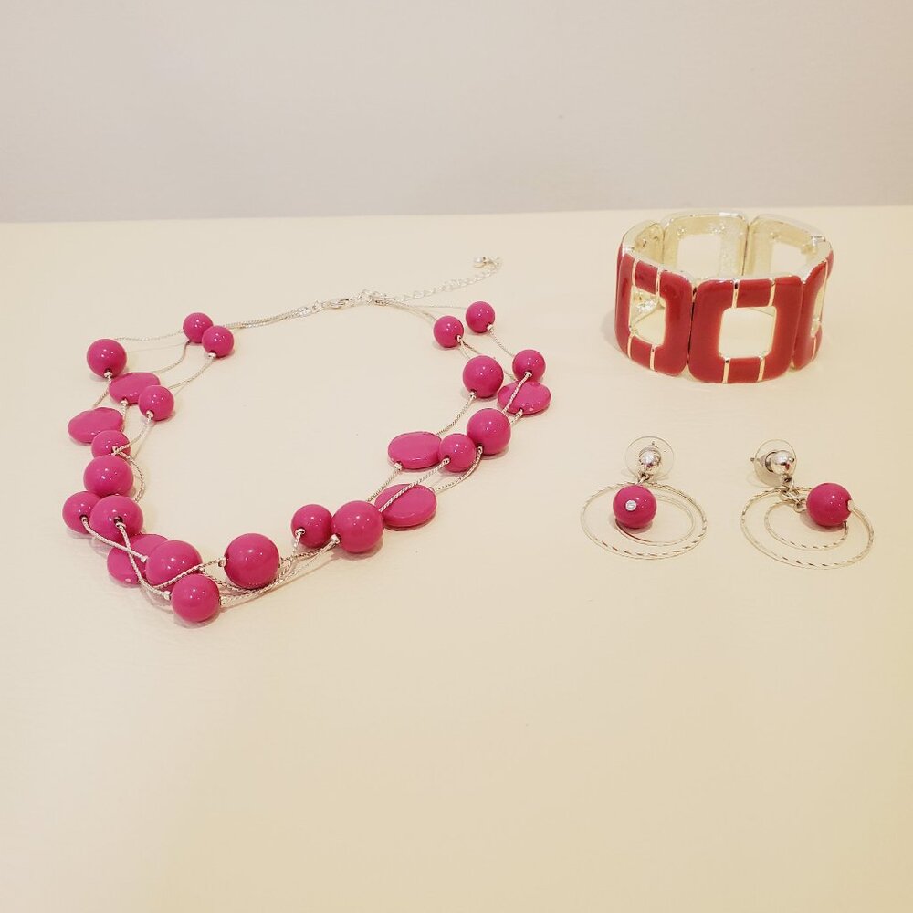 Pink Vintage Necklace 18" Triple Strand, 1 pair matching earrings, 1 Bracelet.